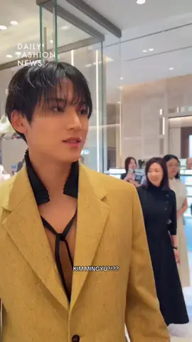 KIM MINGYU AT DIOR EVENT TODAYY!! OMGG THE OUTFIT?!?! 😫😫 #mingyu #kimmingyu #seventeen17_official #foryoupage #fyp 