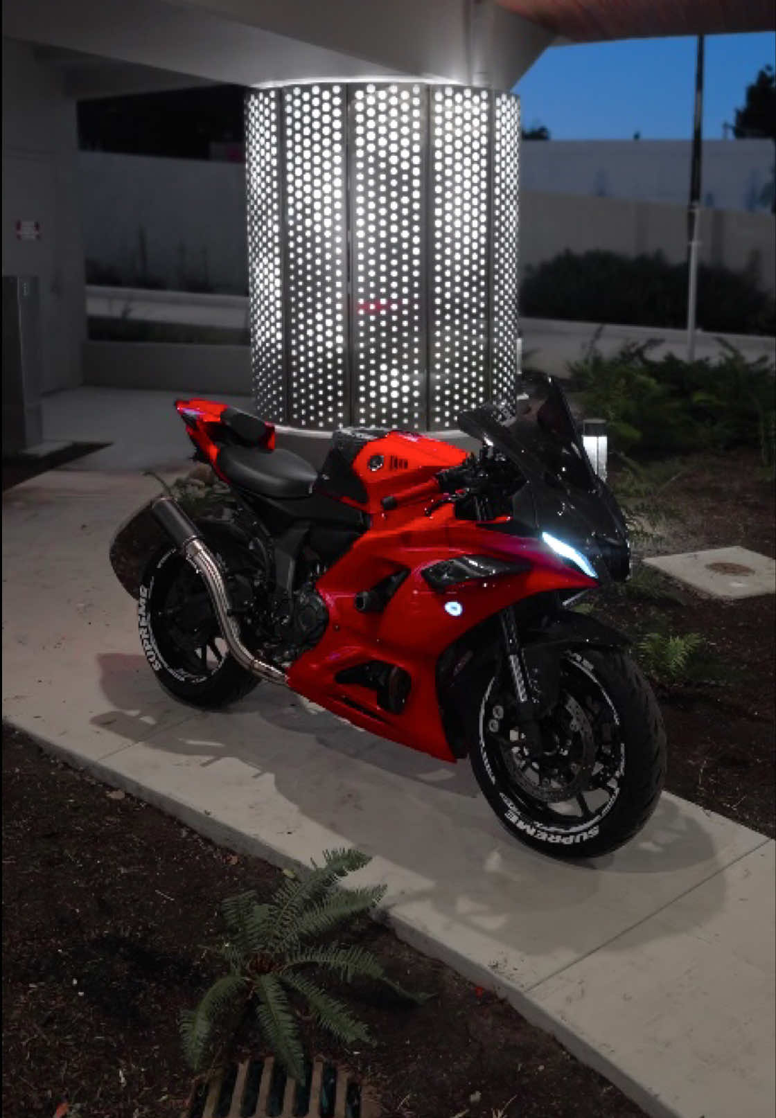 𝗴𝗿𝗮𝘃𝗶𝘁𝘆 𝘄𝗵𝗼? #yamaha #r7 #speedramp #bikeedit #creatorsearchinsights 