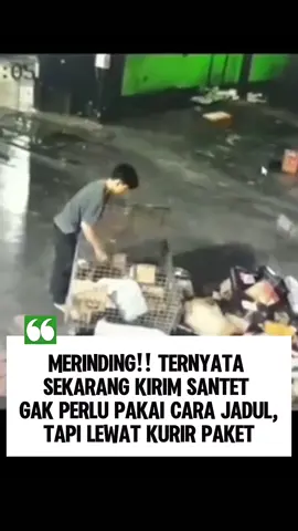MERINDING!! TERNYATA SEKARANG KIRIM SANTET GAK PERLU PAKAI CARRA JADUL,TAPI LEWAT KURIR PAKET.. Hati Hati gaes, kalau kalian suka Nerima paket misterius.kalian tau zaman sekarang santet udah bisa berevolusi bukan hanya lewat angin atau semacamnya tapi bisa jadi lewat paket. Kebayang gasii niatnya pengen buka paket biasa, tapi malah menjadi awal teror kematian.Siap siap dibikin jantungan dan merinding!!! Apakah kalian berani dan sanggup hadapi situasi seperti ini?? Jan lupa saksikan Film PAKET SANTET tayang mulai 27 Agustus 2026 di bioskop. 🎥 PAKET SANTET 🗓️ 27 Agustus 2026 @base.id  #paketsantet #filmpaketsantet #dikiriminpaketsantet #clippaketsantet #cpfps1 