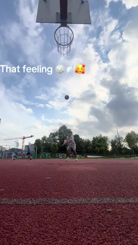 That feeling #creatorsearchinsights #viralvideos #foruyou #thatfeeling #volleyball 