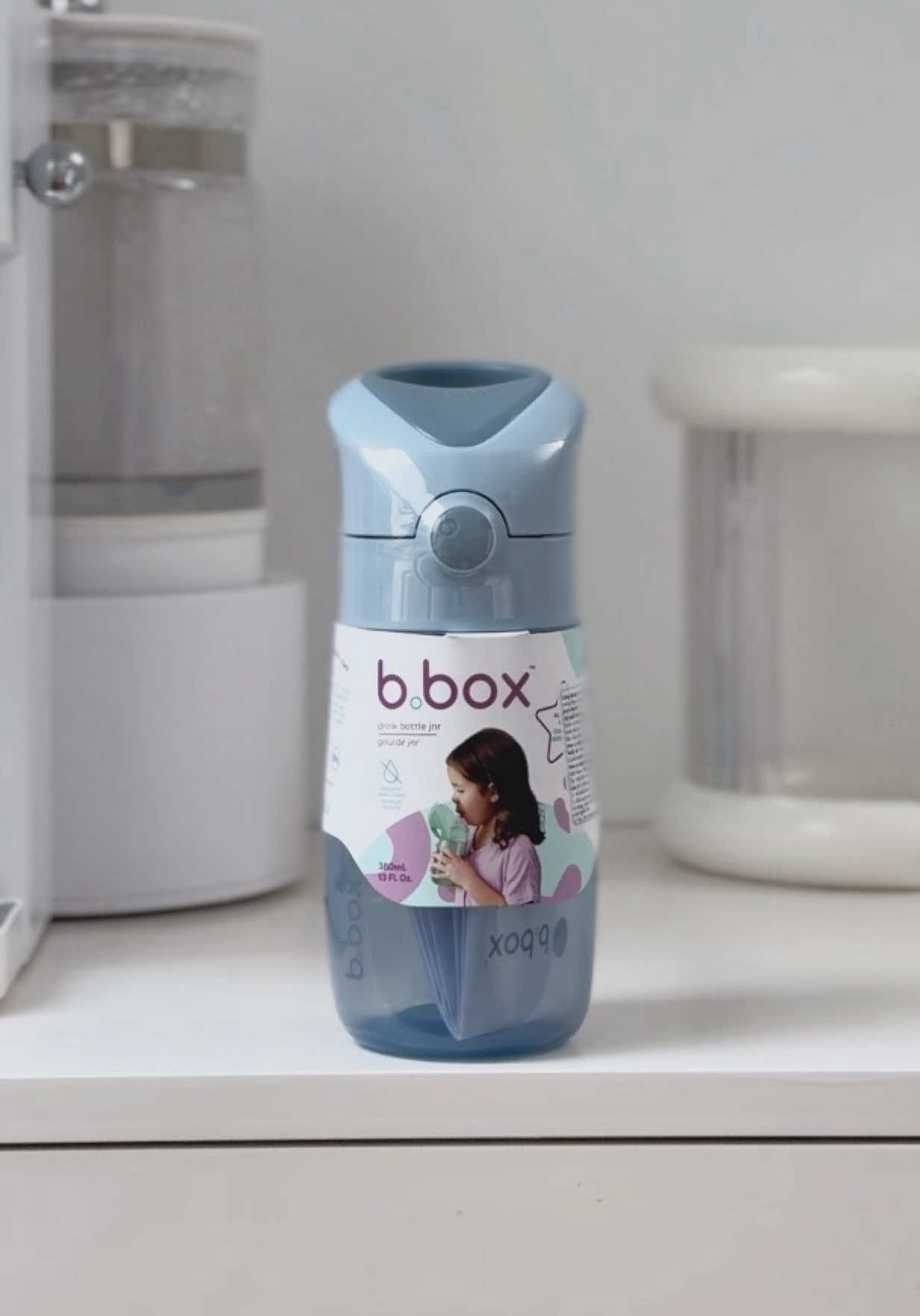 Chiếc bình giúp em Na chịu khó uống nước hơn nè🥰 #bbox #binhtritan #yodee #mebena 