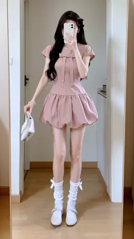 Em váy dáng bí này siêu xinh luôn! 🎀 Form phồng tôn dáng, đính nơ nữ tính, có dây buộc eo và kèm quần bảo hộ nên mặc cực kỳ tự tin. Giá đang ưu đãi, chốt ngay kẻo hết nhé! 💕 #creatorsearchinsights  #outfitxinhmelee #vayxinh #xuhuongtiktok 
