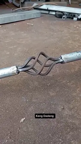 Membuat ornamen cincin dari besi hollow #fyp #welder #tutorial 