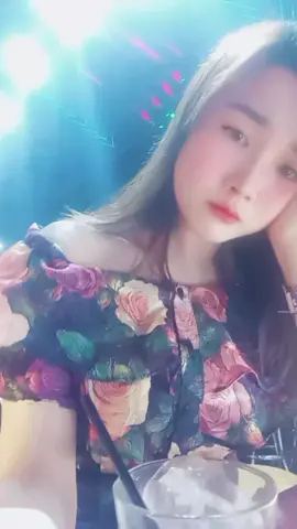 Tối nay ai đưa e về ? 