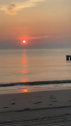 Some people are just too good for this earth. #inspirationalquotes #dailyreminders #healingtiktok #peaceful #sunsetlovers 