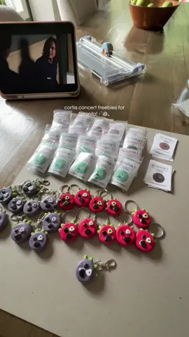 ik they look wonky but they’re handmade and I enjoyed making them! I hope to give these out to you guys !! 🩷 #putyourphonedown#pypd#cortis#coer#fyp 