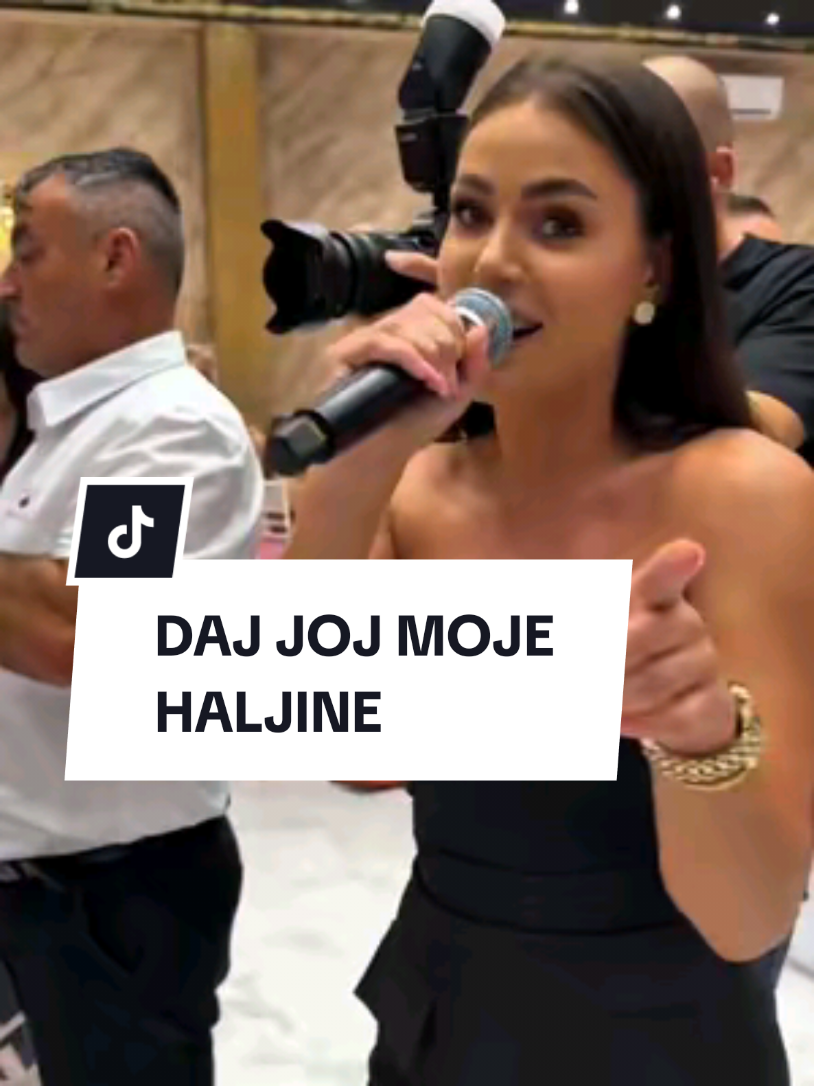 DAJ JOJ MOJE HALJINE - JELENA PROLE [LIVE] 🎶 @prole  🎤 Promocija pevača, bendova & muzičkih nastupa 🏙️ Klubovi • Kafane • Žurke • Koncerti TikTok 140+k Instagram/Fb 38k 👉 Saradnje: DM 📩 #fyp #balkanmuzika #balkanfyp #kafana365 #jelenaprole 