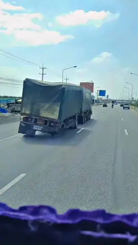 คลิปในตำนาน #แค่คนขับหัวลาก🚛🚛 #คงสู้คนขับ10ล้อไม่ได้หรอก #รับรู้แล้วเหลือแค่ยอมรับ 