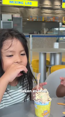 Nyobain gelato baru di sebelah Jogja City Mall, tempatnya lucu dan fresh banget. Kamu bisa dapetin kesempatan free gelato mulai tanggal 2-9 Agustus, cek aja langsung ke Lokalato ya #qodridio #KulinerJogja