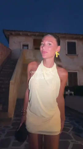 fit check ultima sera in sardegna 🥲🐬 #portorotondo #sardinia #foryou #trip #fitcheckfashion 
