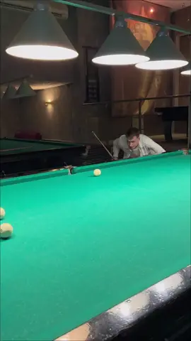 Talk about being a pro 😮‍💨 #pool #ball #um #pro #fyp 