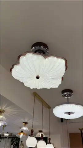 Một món đồ thay đổi cả không gian sống – vừa mát vừa đẹp! #quattranden #quattran #dennoithat #noithatdep #decor    
