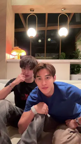 พี่ก็อยู่ของพี่เฉยๆ 