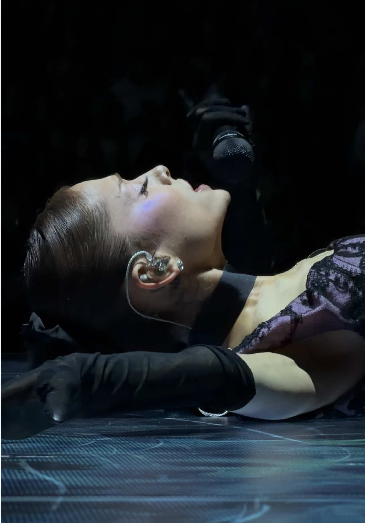 this song live completely altered the chemistry of my brain @arianagrande #arianagrande #eternalsunshinetour #arianator #pastlife 