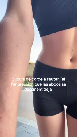 Par contre ça fait mal  Edit: Mon but c’est de travailler le cardio ! Je sais que je suis fine naturellement et qu’il n’y a pas un énorme changement, mais je vois quand même les petits creux se dessiner davantage 🤓