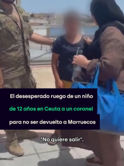 El desesperado ruego de un niño de 12 años en Ceuta a un coronel para no ser devuelto a Marruecos. Detrás de las cifras de la crisis migratoria en Ceuta hay historias como la de un niño de 12 años que pide entre lágrimas no ser devuelto a Marruecos. Solo y sin saber dónde estaban sus padres, el menor ha quedado bajo la protección de Cruz Roja. 📲 Toda la información en laSexta.com #ceuta #españa #migracion #lasexta