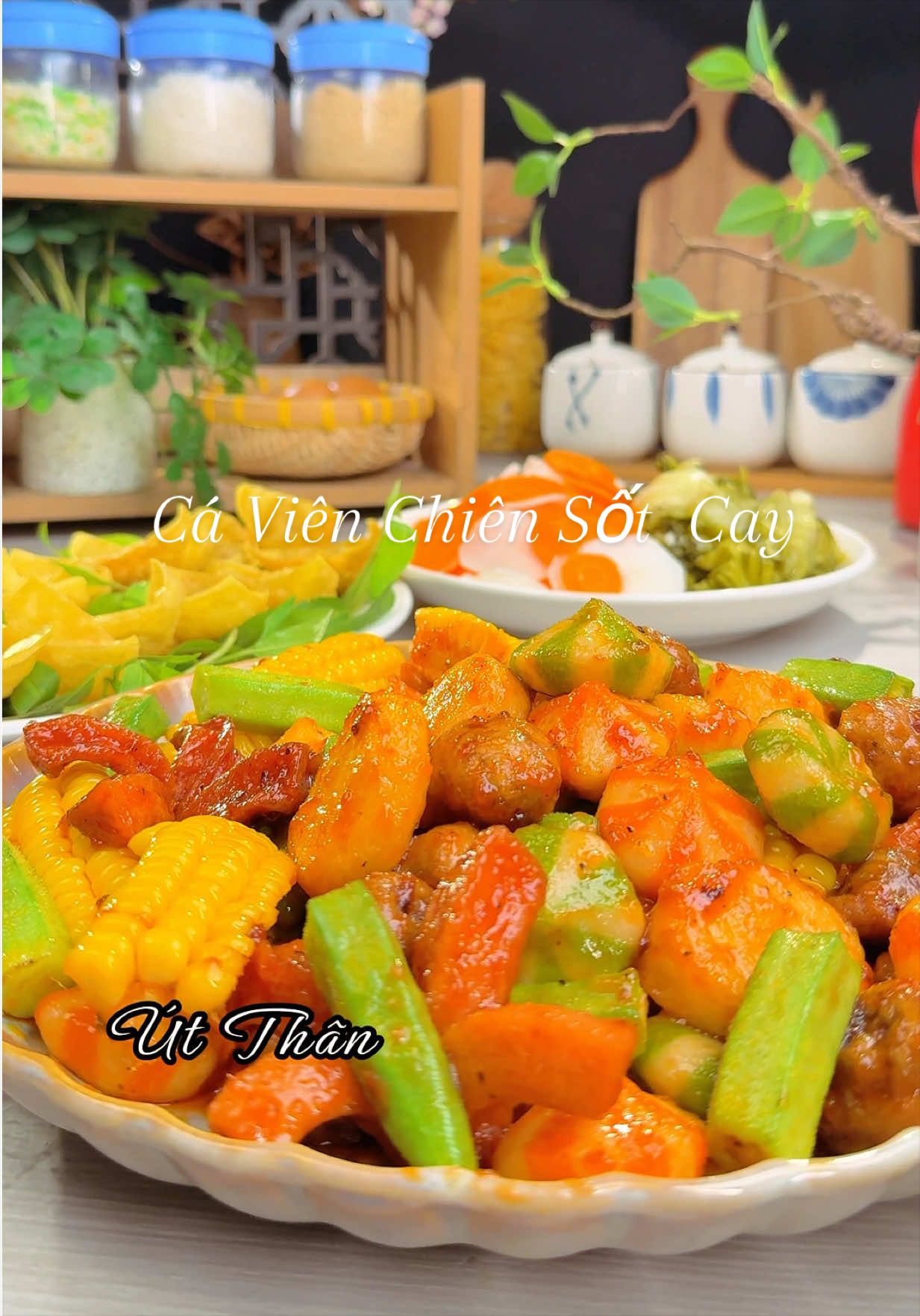 Cá viên chiên mà sốt cay kiểu này thì hết sẩy! #monngonmoingay #hoptaccungchinsu #tanhuongmonngon #vanmonngonbungvi #thomcaydungthayottrai