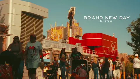 Brand new day 🕸️🏰✨🚀 #disneyland #spiderman #spidermanbrandnewday #marvelshots #disneyparks