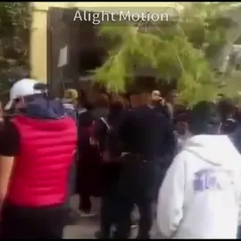 Jose angel le da un regalo a su profesora y a el mismo 