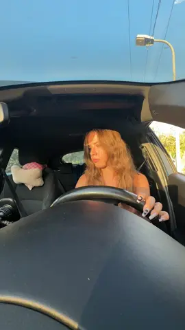 vlogum bile yarida bolundu bunun bile bi zamani kotasi varmis dicem de millet film yukluyo burdan izliyorum bi saat anlamadim suna bile hevessiz devam ettim bi daha da uzun sure gelmez tek partta duzgun olabilseydi belki olurdu ben burda kendi kendime konusuyorum buraya kadar okuyan yoruma🫃🏼hamile adam biraksin 