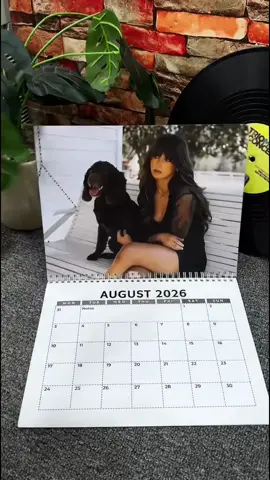 #ellalangley #dandelions #ellalangleycalendar #ellafella #ellalangleymusic 
