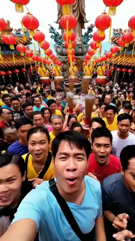Bila hidup terasa berat, orang akan datang ke sini, Ramai datang mencari pengalaman budaya, Orang ramai berdoa di dalam kuil, Ini pengalaman yang sangat unik, Adakah tempat ini menarik bagi anda?。#BudayaRakyat #DoaKehidupanSejahtera #OrangMelawatKuil #FYPシ #KomenJikaSetuju