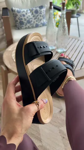 Replying to @Juliana Ardito Runia Crocs Brooklyn Low Wedge Sandals @Crocs  #crocs #sandals #crocsnewarrivals #tiktokshopcreatorpicks 