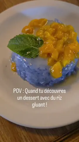 On teste la formule entrée/plat/dessert à 25 € de chez @thaikitchen_thionville  Ce restaurant propose une formule différente le dimanche à midi, vous avez le choix entre plusieurs entrées, deux plats et deux desserts.  On a donc essayé de prendre un peu de tout et honnêtement je trouve que c'est vraiment un bon plan. C'est super bon, les plats sont servis rapidement et le lieu est sympa. Pour les entrées c'est compliqué de faire un classement car c'était délicieux même les ados ont adoré.  Si vous voulez découvrir la cuisine Thaïlandaise, foncez c'est vraiment pas mal. Vous connaissez ce dessert ? Vous aimez ce genre de cuisine?  📍20 Pl. Anne Grommerch, 57100 Thionville Invitation 🫣 
