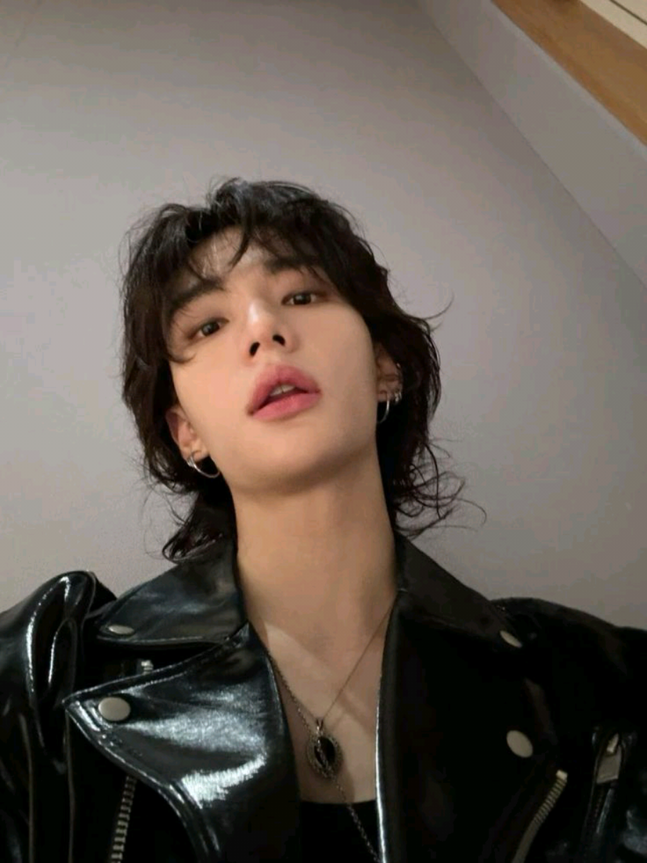 arkadaki video bana ait değil //bu saatte tutar mı? #lisa #minho #kesfet #kesfet #kesfet 