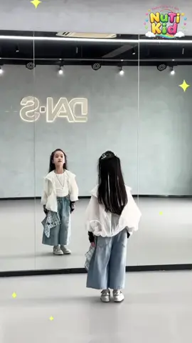 #xuhuongtiktok mọi người quan tâm cho cháu xin 1 follower ạ #NutiKid #ThoiTrangTreEm #dobegaisanhdieu #DoChoBe 