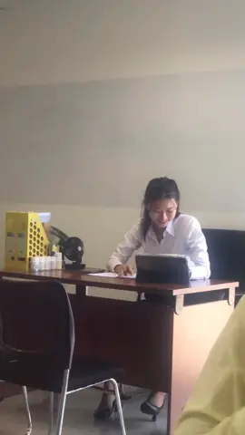 Cộng một: Khi điều gì đó trở nên quá khó khăn, đừng vội bỏ cuộc, hãy động viên bản thân cố gắng thêm một lần nữa - nghĩ đơn giản như là cộng một(chạy bộ thêm 1 phút, học thêm 1 từ tiếng Anh, viết thêm một đoạn văn, giải thêm 1 bài toán,vv...); xong một lần cộng một, chúng ta lại thêm 1 lần cộng 1 khác, cứ như vậy sẽ thành cộng ba, cộng bốn, cộng mười....Khi nhìn lại, bạn sẽ thấy mình đã đi xa hơn mình nghĩ rất nhiều ❤ #xuhuongtiktok 