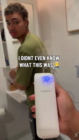 i want one for my bathroom now lol 🤣 🏠 #candletikok #oildiffusertiktok #oildispenser #oildiffuser #housesmellsamazing 