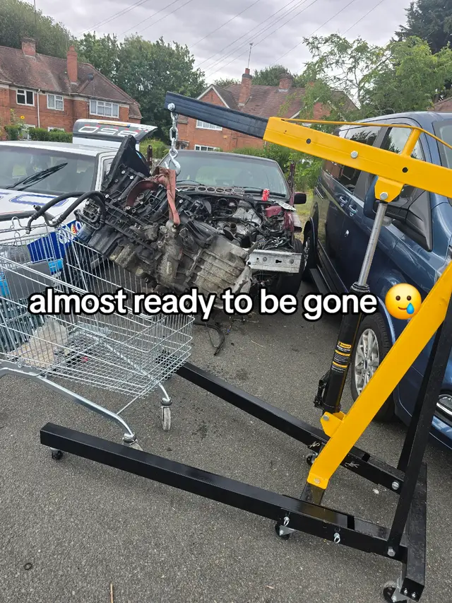 the cursed #volvo will be gone the weekend and to be honest, i cant waut to see the back end of it 🤣 #wagon #volvo850 #scrapcar #scrap 