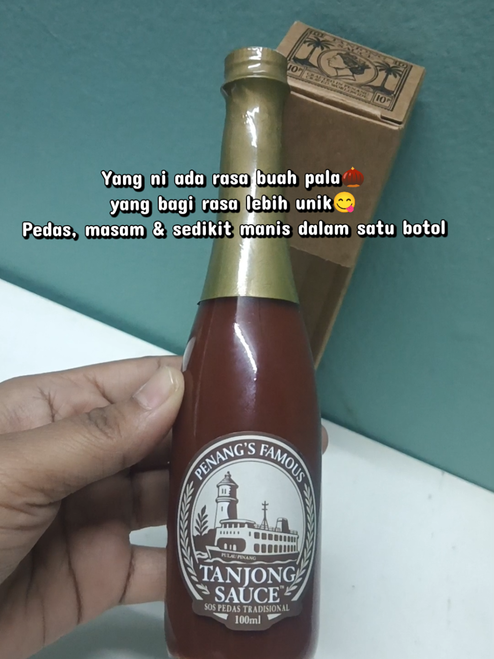Sos pedas? Biasa daaah Tapi ni ada buah pala,  First time dalam dunia dari penang Lapan bahan real: Cuka, cili, bawang putih, halia, buah pala, gula, garam. Resipi sos ni dah ada sejak 1970 lagi😍 #sostanjong #tanjongsouce #sospedas 