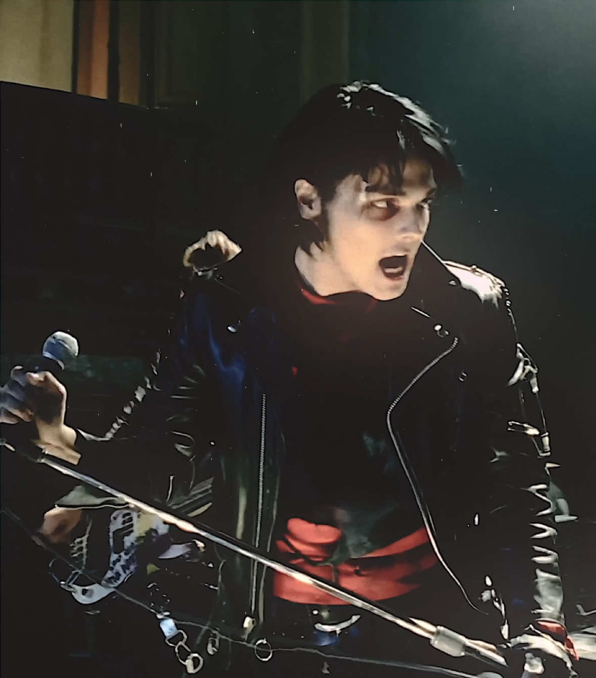 #GERARDWAY — if you saw this before no you didnt 😞😞😅😅 #fyp #viral #mychemicalromance #mcr