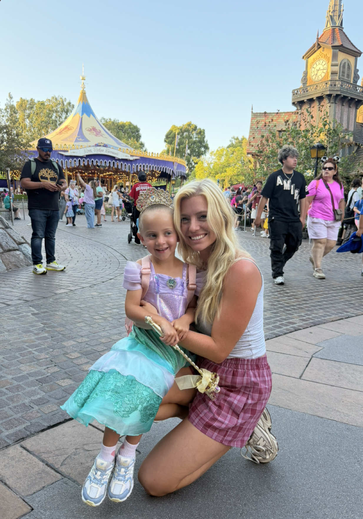 I don’t have words for how cute she was throughout all of this😭 I’m so grateful we could do this for her🙏🏼 #surprise #disney #princess #transformation #daughters 