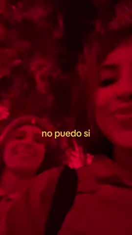 Muy romántica y así
