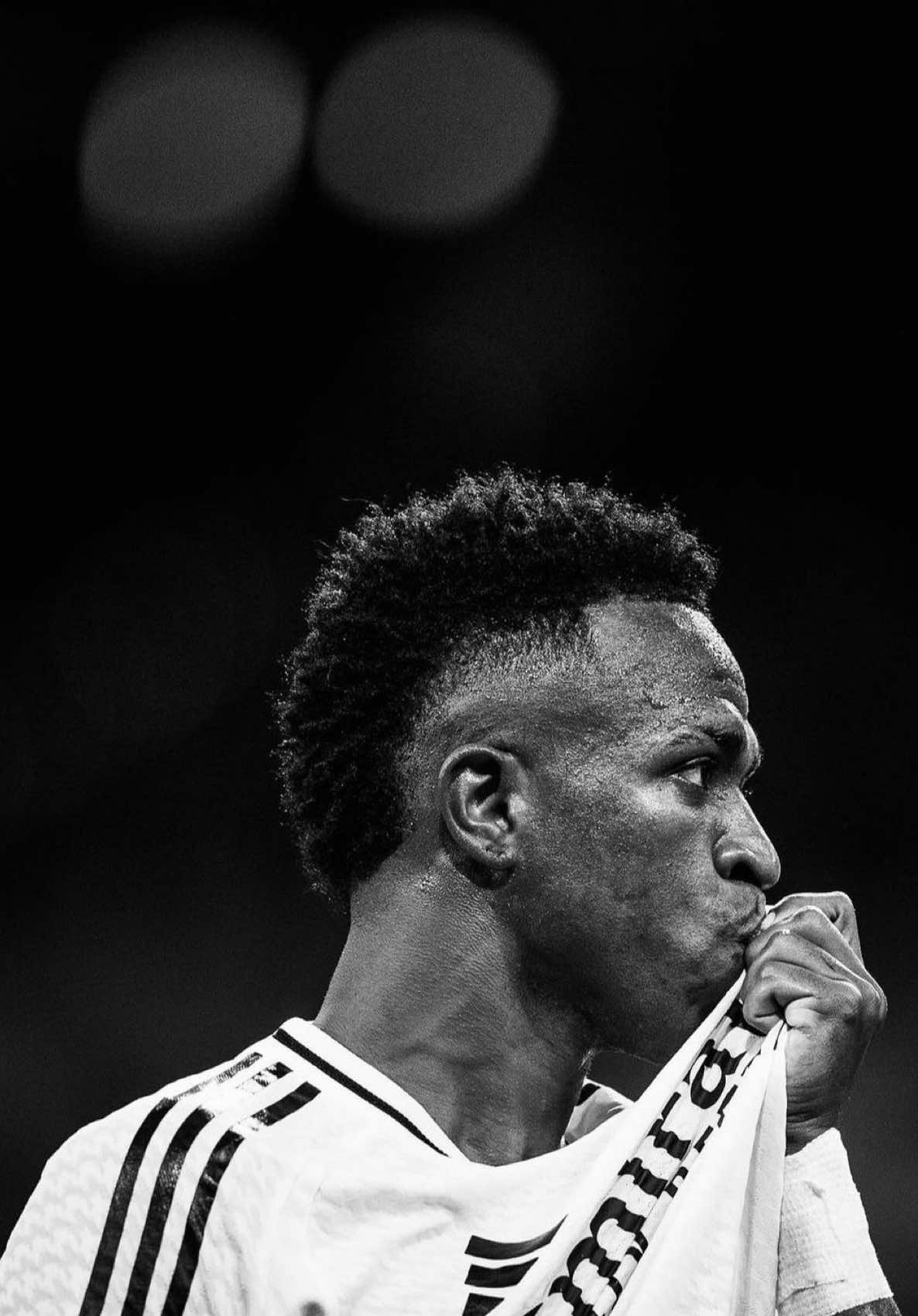 تۆ باڵندەی کۆچەری نیت’ئێرە بۆتۆ چاوگەی ژینە😍❤️‍🔥#vinicius #vinijr #realmadrid #foryou #fyp @TikTok 