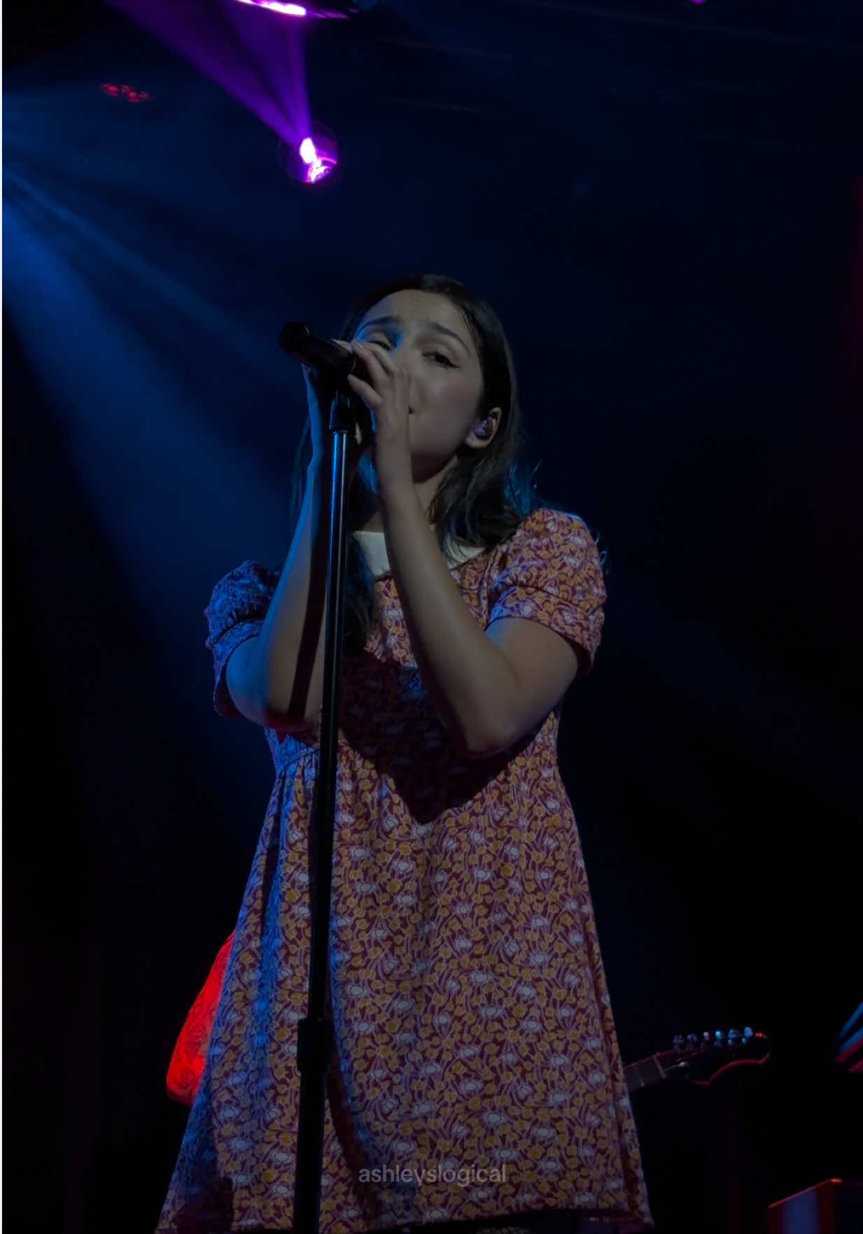 olivia Rodrigo singing maggots for brains live at brooklyn nyc's one night only show at warsaw @Olivia Rodrigo @livies hq 🩷 #oliviarodrigo #youseemprettysadforagirlsoinlove #livies #fyp #concerts 