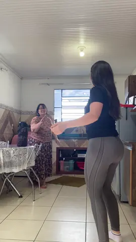 Chamei minha mãe pra dançar e levei um laço 😂😂😂💃🏼