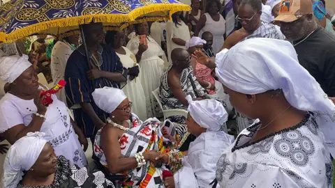 Receiving blessings from the Akuapem benkumhemea and Lartehemaa@The Palace View @Krontihene Palace @OFIE TV @AKUAPEM BENKUMPEM.MEDIA @KwahuTV @trapmediatrends_94 @pacotv.1 @Yez Media Trendz backup @Yez Media Trends @Ford Everywhere @OBOSOMASE MEDIA NETWORK 🟢🟡⚫️ @𝐌𝐞𝐝𝐨 𝐖𝐢𝐚𝐬𝐞 𝐒𝐧𝐫 ✩ @MEYƐ OKUAPENI 🐘 🌴 🟢⚪️🟤 
