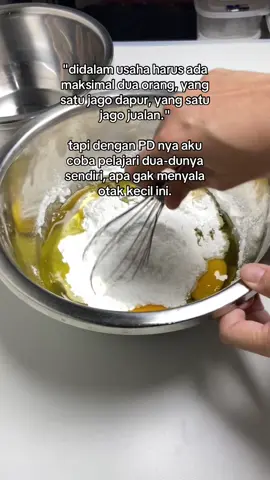 Otak nyaa sampe full .. dompet harus Full juga ya 💸 Resep Brownies panggang  Telur 2 butir Gula 150gr ( kurangi takaran kalau kemanisan ) Dcc 150gr Margarine 50gr Minyak 40gr Tepung terigu 100gr Coklat bubuk 35gr Panggang suhu 200 derajat 5 menit  Turunkan suhu 150 derajat 15 menit kalau mau lebih basah waktu panggang dikurangi ya .. #brownies #browniespanggang #lampung #fyp #viral 