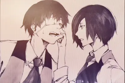 I miss them💔#tokyoghoul #kaneki #touka #fypシ #fyppppppppppppppppppppppp  . . . يُعد أنمي طوكيو غول من أشهر أعمال الأنمي اليابانية، وقد جذب اهتمام المشاهدين بفضل قصته المظلمة وأجوائه الغامضة. تدور أحداثه حول كين كانيكي، طالب جامعي عادي تتغير حياته بشكل جذري بعد حادث يجعله يعيش بين عالم البشر والغول. يكتشف كانيكي أن الغيلان مخلوقات تتغذى على البشر، وأن عليه التأقلم مع طبيعته الجديدة. يتناول الأنمي صراع الهوية، ومعنى الإنسانية، والتغير الذي قد تفرضه الظروف على الإنسان. كما يتميز بالعديد من الشخصيات المتنوعة والصراعات النفسية التي تضيف عمقًا إلى القصة. ويجمع العمل بين الأكشن والرعب والدراما والغموض بطريقة جعلته يحظى بشعبية واسعة حول العالم. ولهذا يُعتبر طوكيو غول من الأعمال البارزة التي تركت أثرًا واضحًا لدى محبي الأنمي.