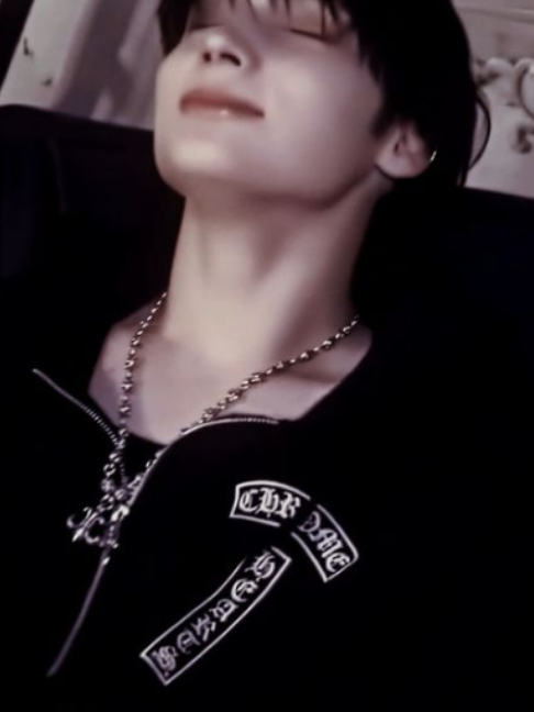 thanks to my angel @katherine ☆  for inspiring me to edit this man 👼🙏 HE KNOWS EXACTLY WHAT HES DOING IT WAS ON PURPOSE | #txt #hueningkai #tomorrow_x_together #edit #kpop 