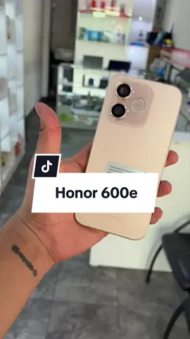 Este regreso a clases no te quedes atrás 📚🔥 El Honor 600e ya llegó… cámara brutal, pantalla fluida y batería que aguanta TODO ⚡ Y lo mejor… Te lo llevas a crédito directo en Kredix 🤝 Solo con tu cédula ¿Lo quieres o lo vas a seguir viendo? 👀 #celularesacredito  #honor600e #honor #kredix #pifo