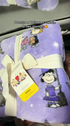 These are so cute #snoopyhalloween #blanket #charliebrown #snoopy #fall 
