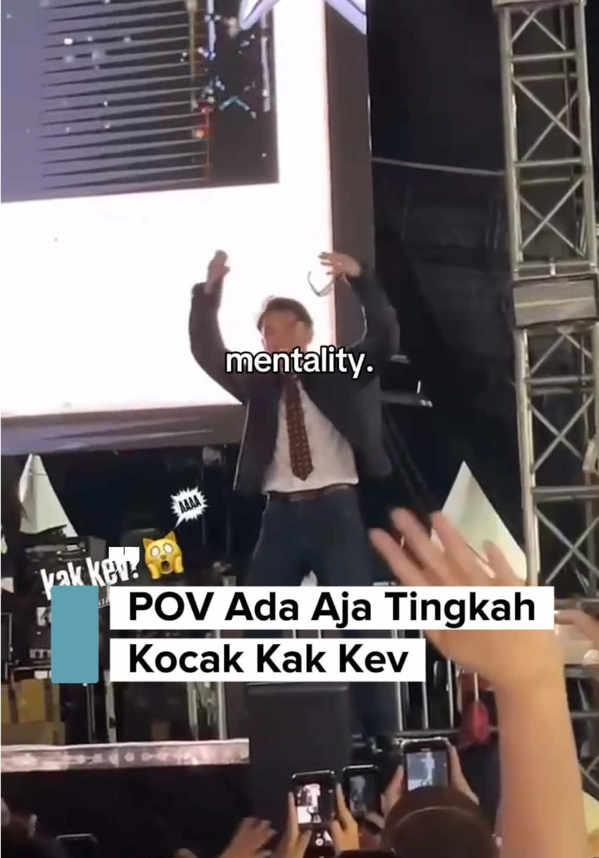 Kak Kev emang nggak ada capeknya buat ngehibur fans. #kakkev #kev #npd #newpusatdunia #npdworldtour 