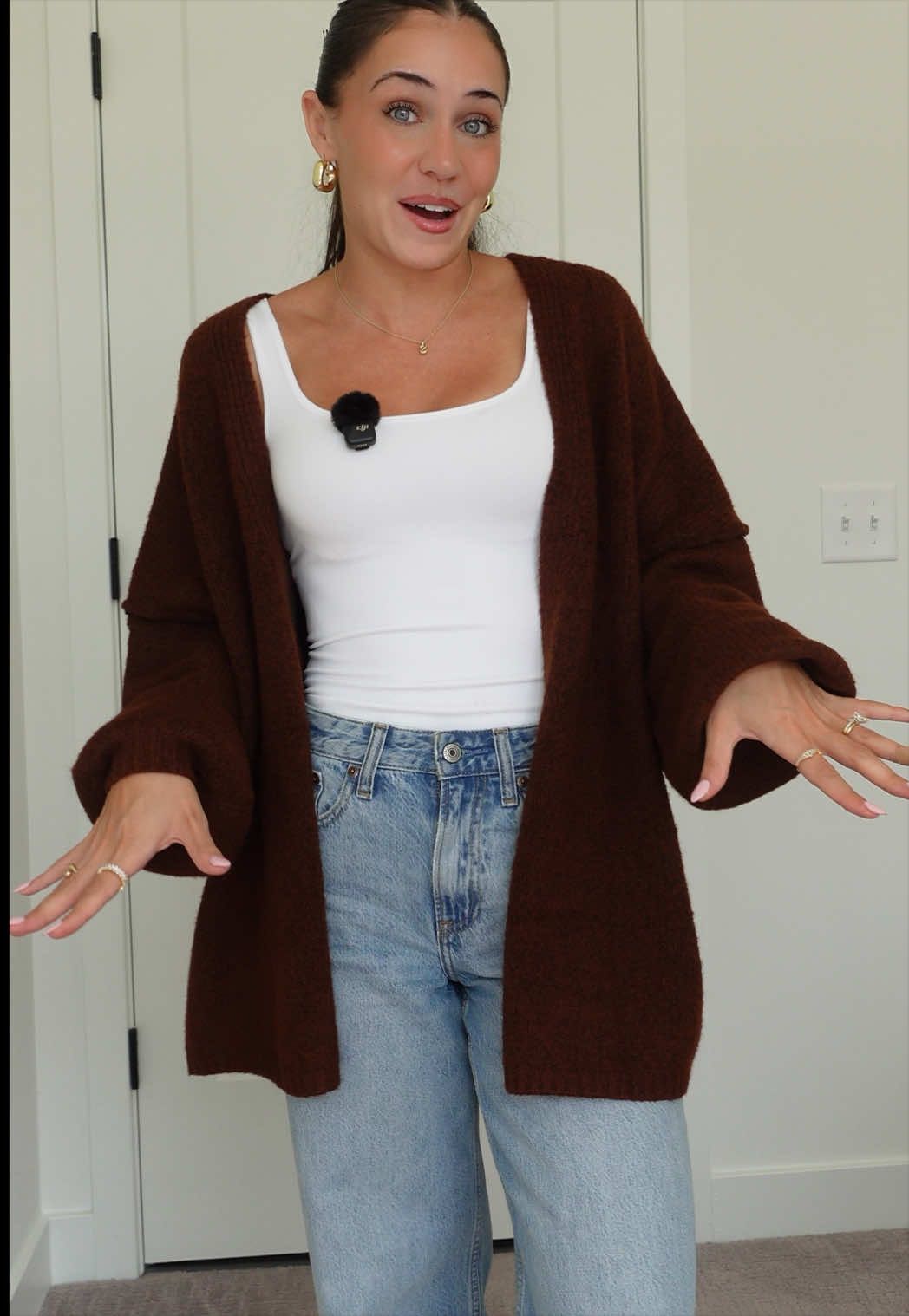 The perfect cozy cardigan for fall!! I’m 5’4 wearing a medium🍂 #cardigan #sweaterweather #knitsweater #falloutfits #wardrobeessential 