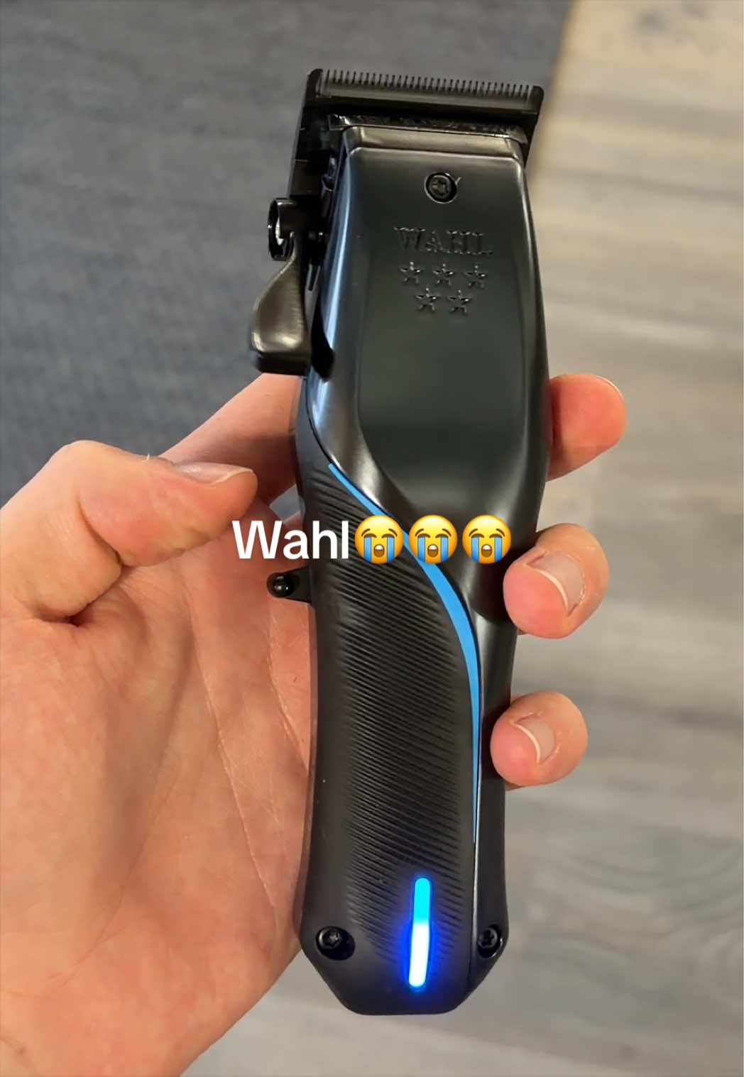 Someone knows if its fixable? @Wahlpro #barberlife #clippers #wahlclippers #sheffieldbarber #barbertok 