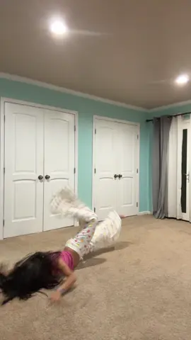 I LOVE TO DANCE! 